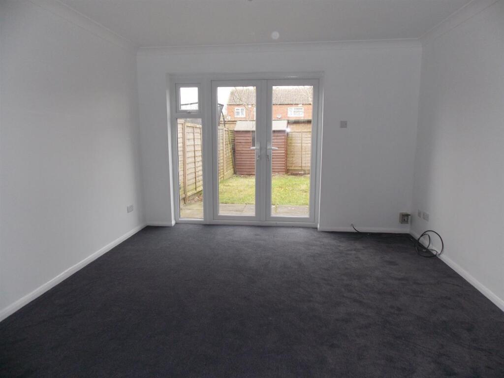Main image of property: Abbots Field, Gravesend