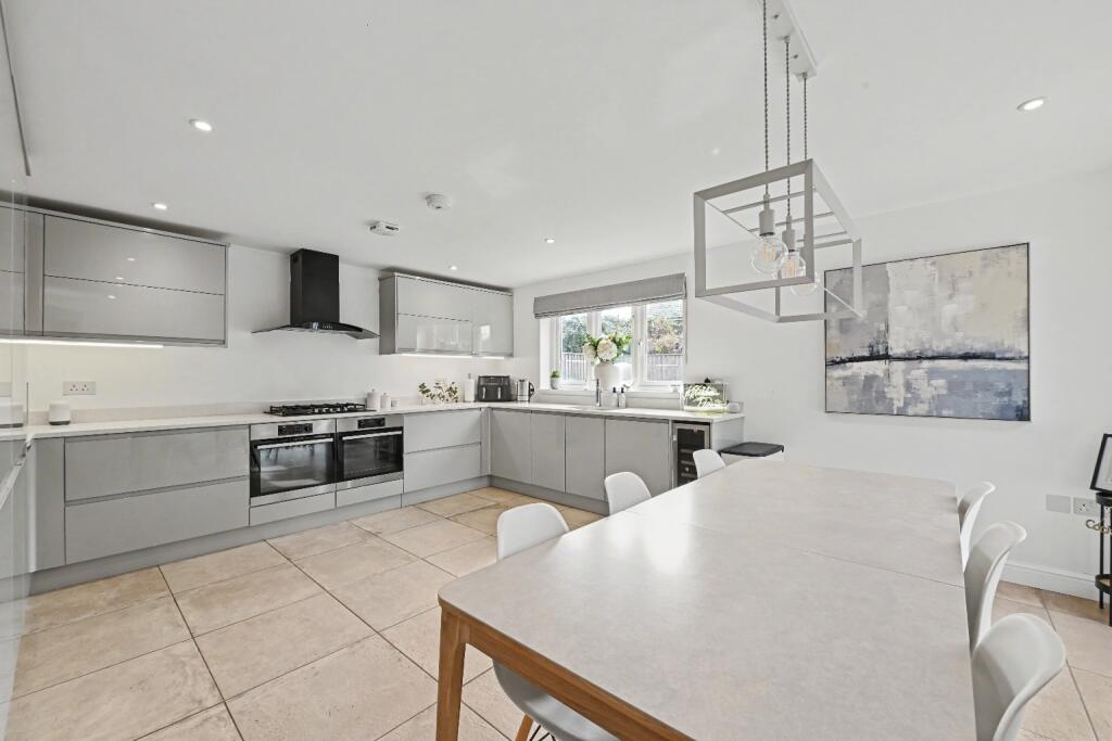 House in Weston Turville - View 2