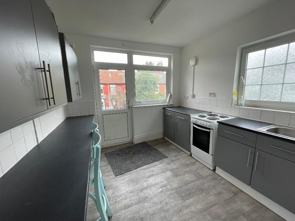 Apartment in Hull, Stepney - View 5