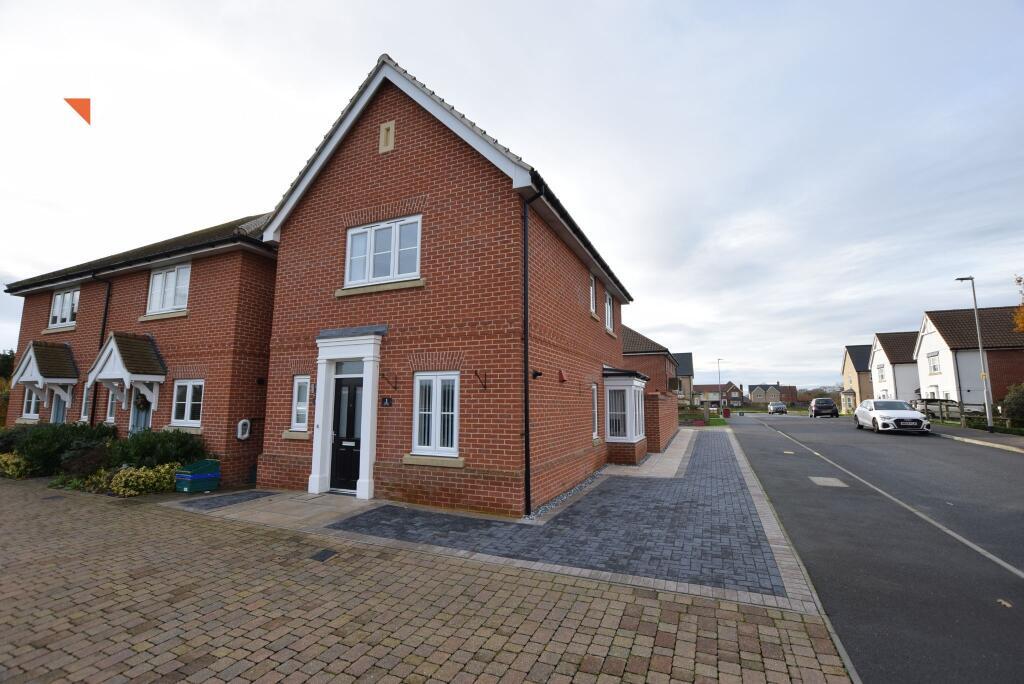 2-bed detached on Millers Green, Weeley Heath, Essex, CO16 9FT, £325,000