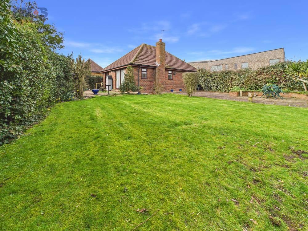 Greensward Lane, Hockley, Essex, SS5 5HF photo 2