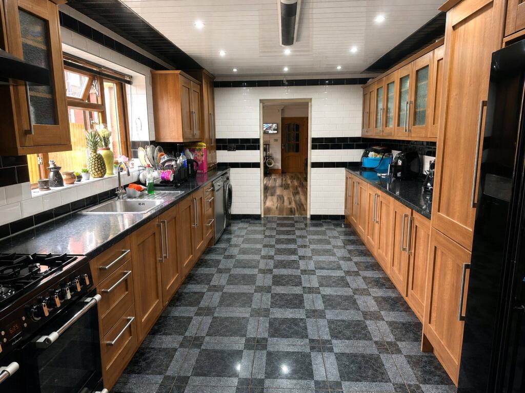 House in Birmingham, West Midlands - View 6