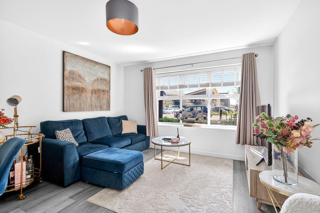 Bell Farm Way, Walton-On-Thames - View 5