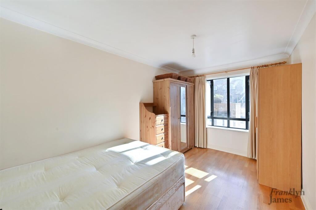 Apartment in London, Burrells Wharf, Isle of Dogs - View 4