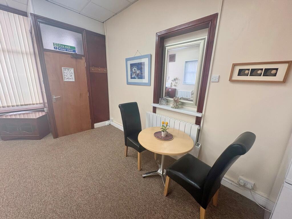 Apartment in Cardiff, Penylan - More