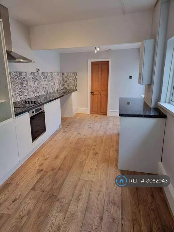 House in Southampton - View 4