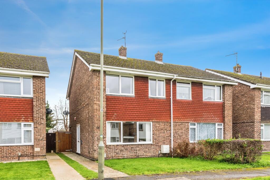 Main image of property: Farmers Close, Witney