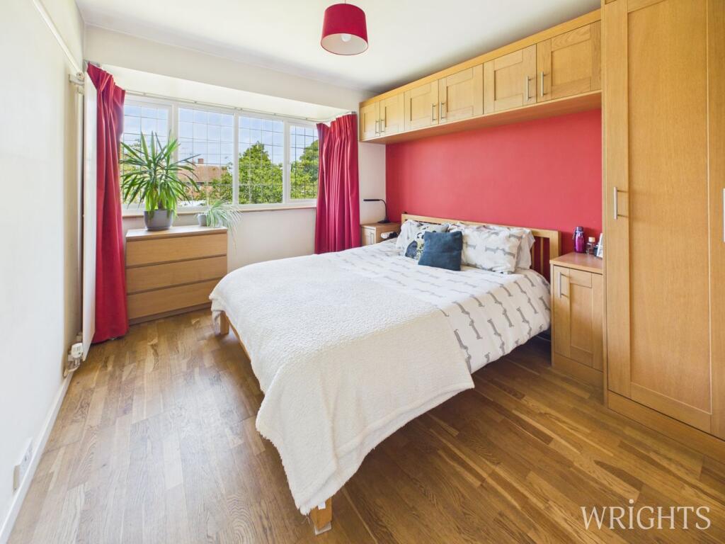 House in Hatfield, Birchwood - View 6