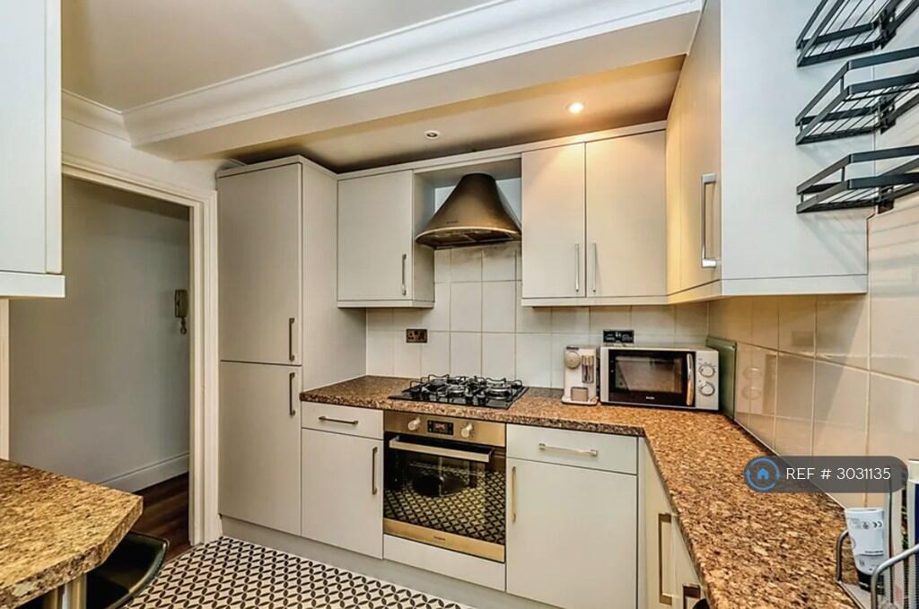 Apartment in Portsmouth - View 4