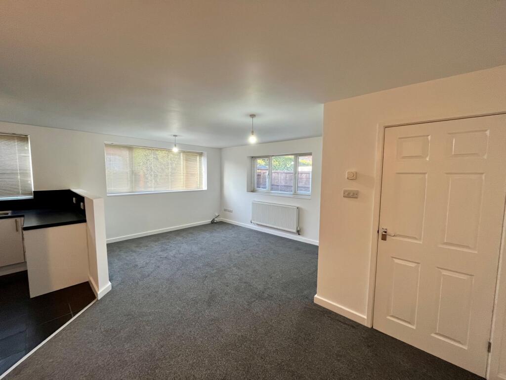 House in Blaby, Glen Parva - View 3