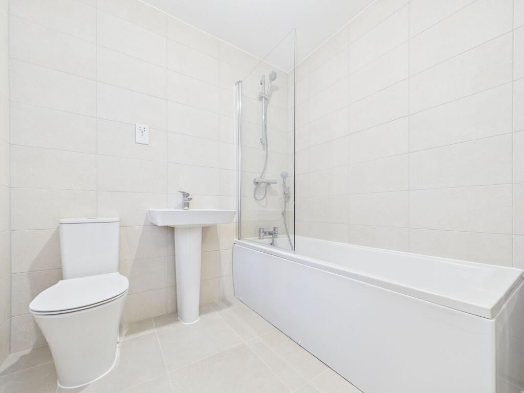 Banbury Drive, Hampton Water, PE7 photo 3