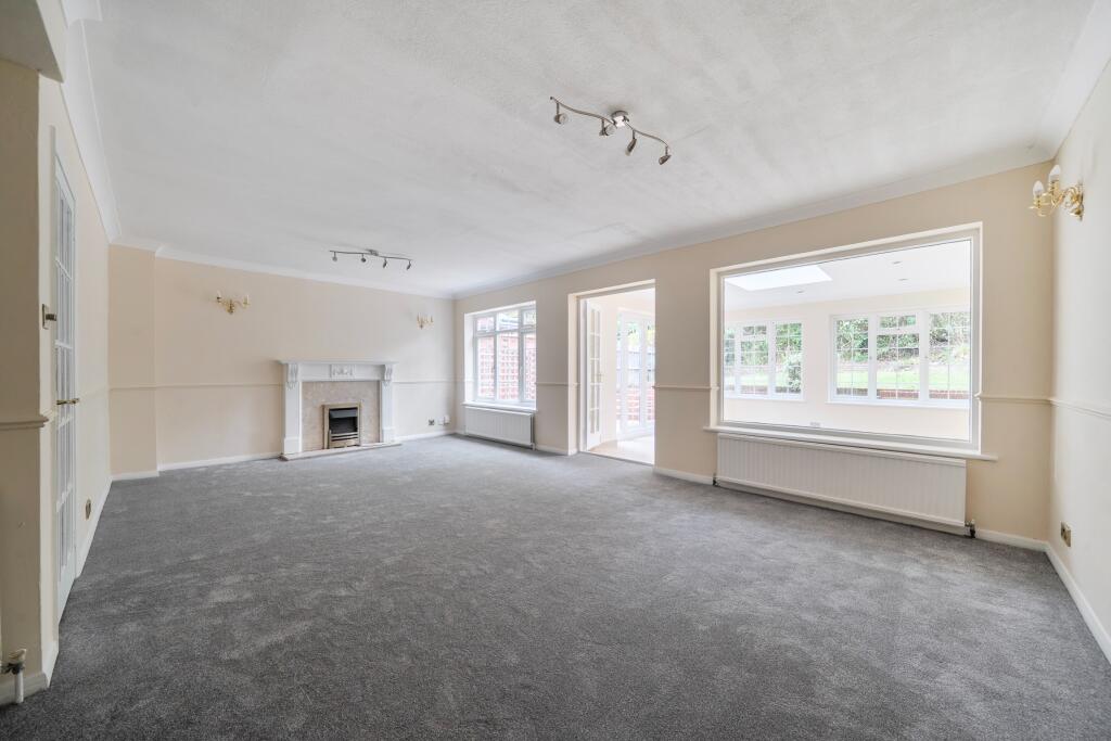 House in Woking, Surrey - View 4