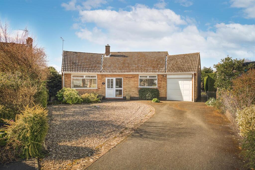 2-bed detached on Bannels Avenue, Littleover, Derby, £350,000