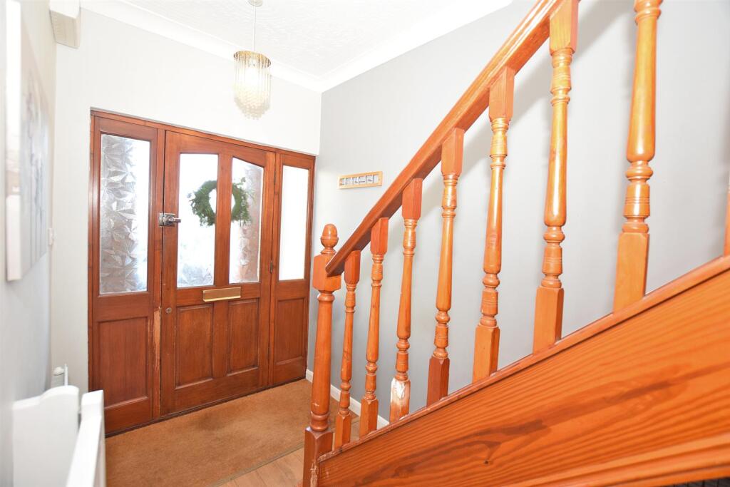 House in Gillingham, Twydall - More