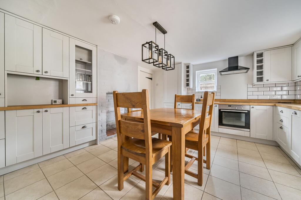 Church Street, Upton Grey, RG25 photo 2