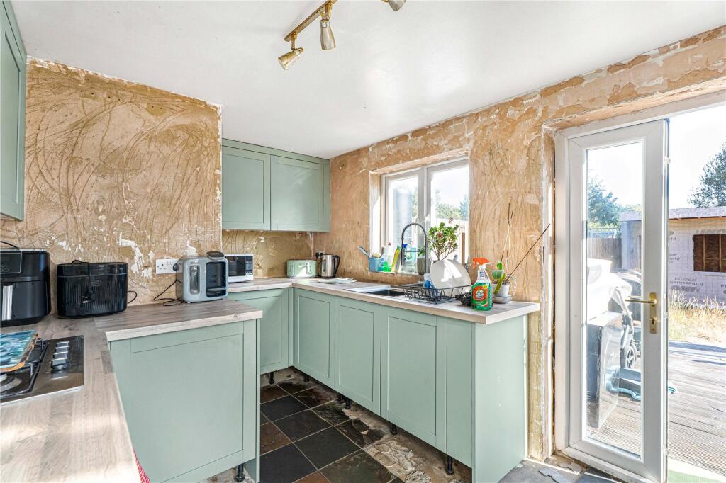 House in Radlett, Battlers Green, Aldenham - More