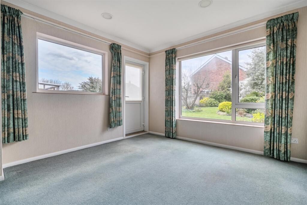 Brickhill Drive, Bedford photo 4