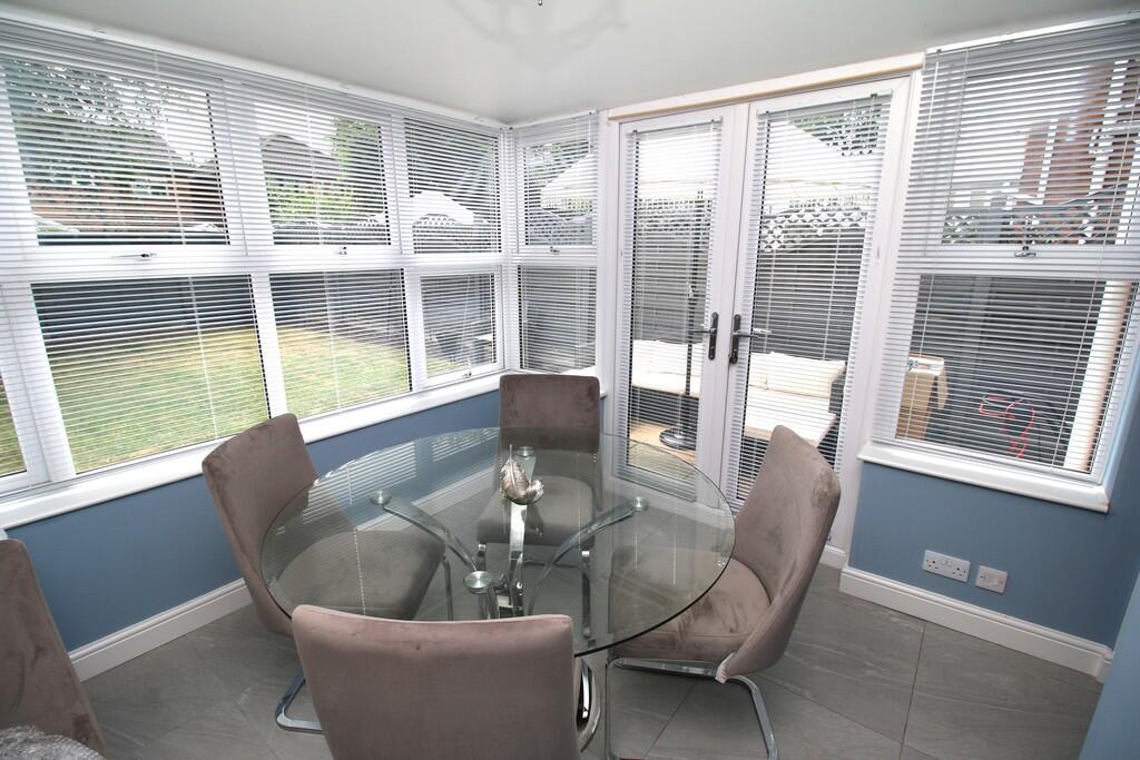 House in Nuneaton and Bedworth, Warwickshire - View 6