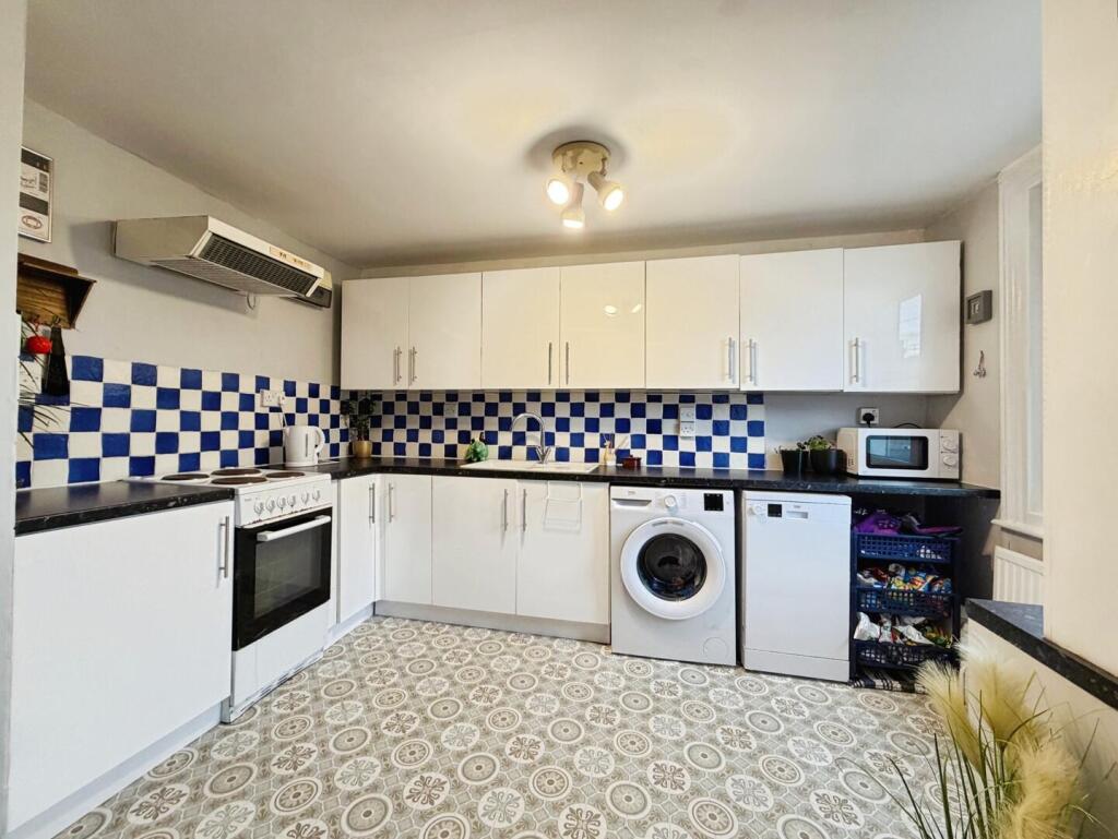 Apartment in Hythe, Orchard Valley - More