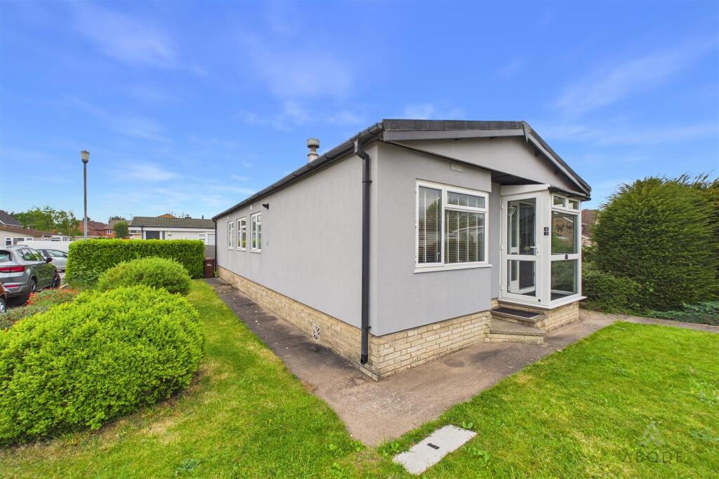 3-bed detached on Riverside Park, Burton-upon-trent, £155,000