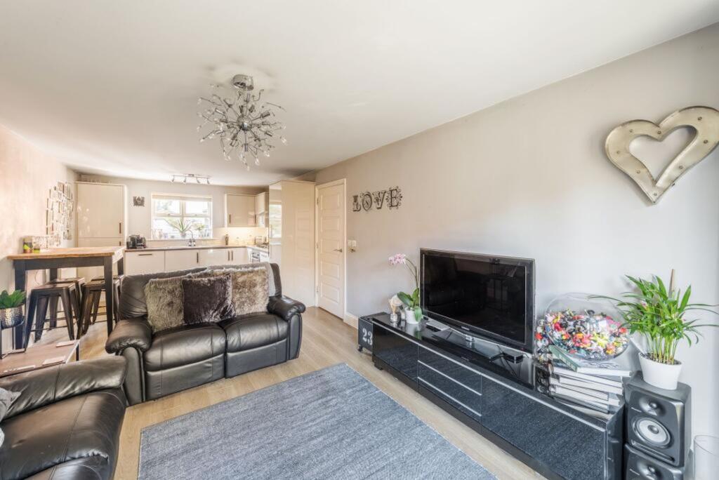 Apartment in Redhill - View 5
