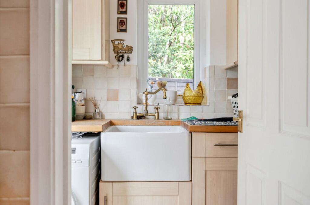 House in Southampton - More