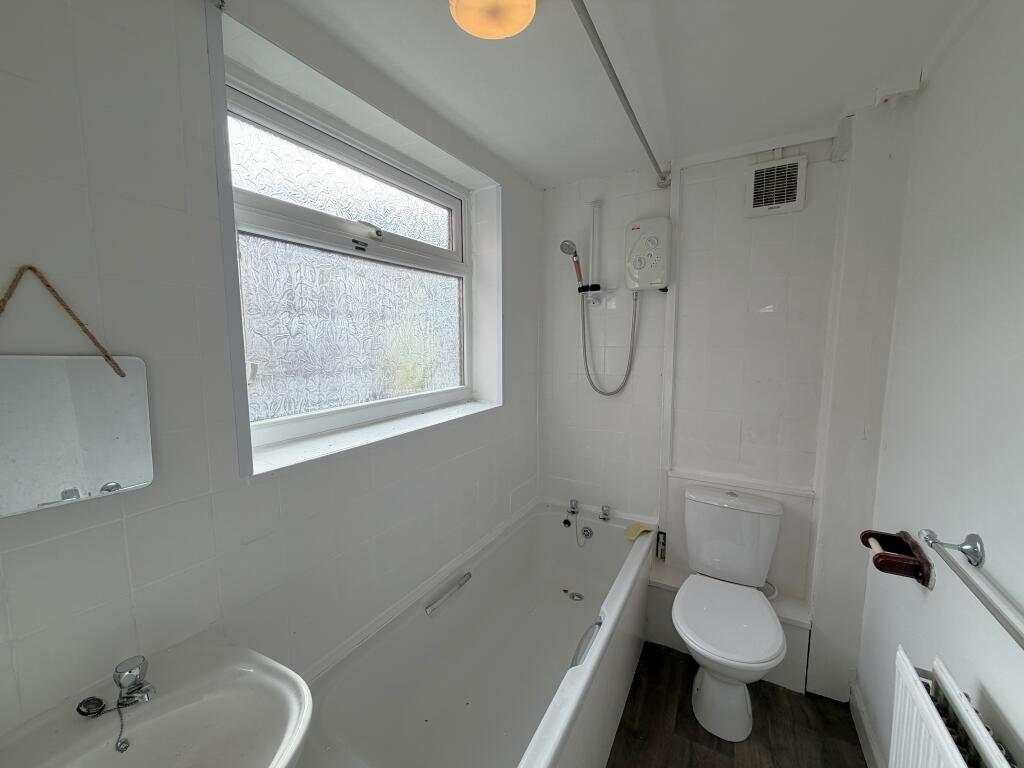 House in Manchester, Fallowfield - More