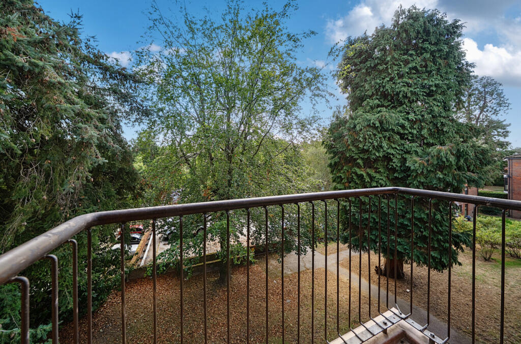 Main image of property: Hillcrest, Upper Weybourne Lane, Farnham, Surrey, GU9
