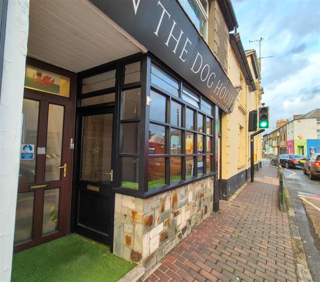 Main image of property: 1B Ala Road, Pwllheli