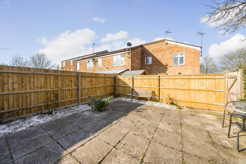 Hogarth Court, Andover, SP10 photo 2