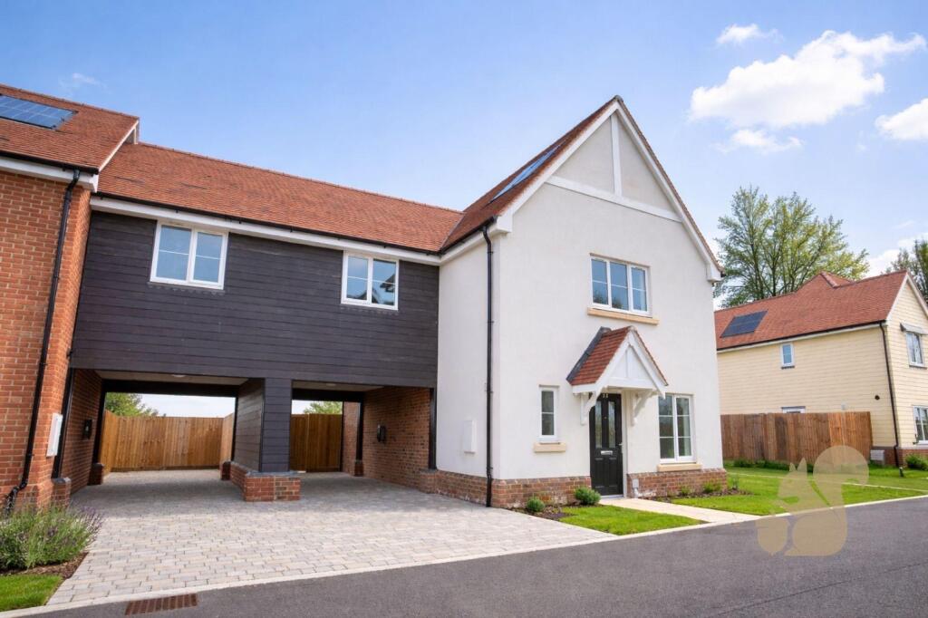 3-bed detached on 27, Scholars Close, Felsted, £500,000