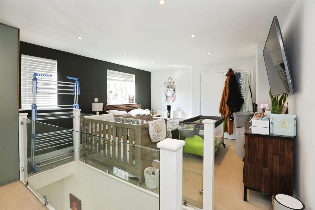 Apartment in Redhill - View 5