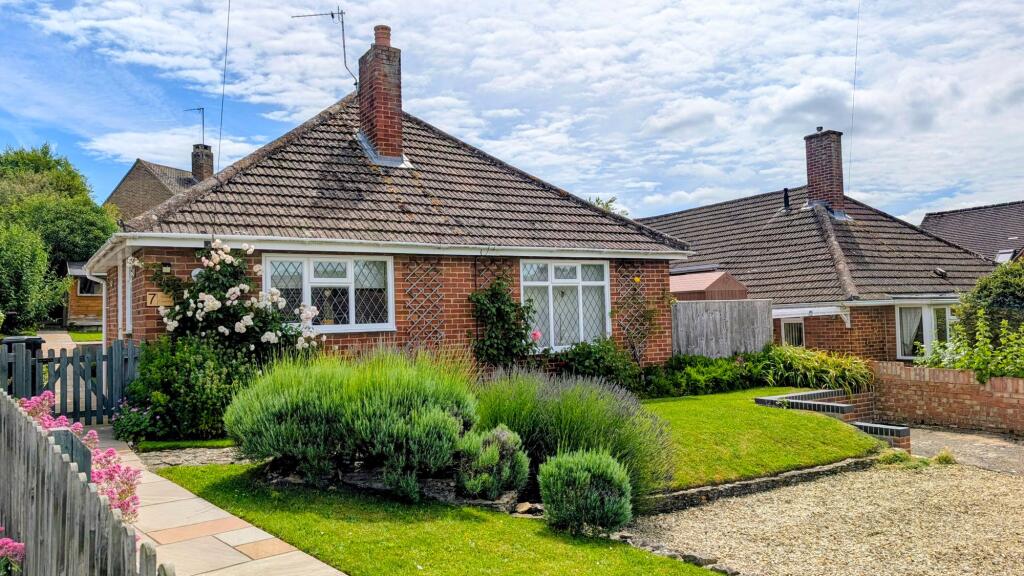 Main image of property: Suzan Crescent, Wantage, OX12