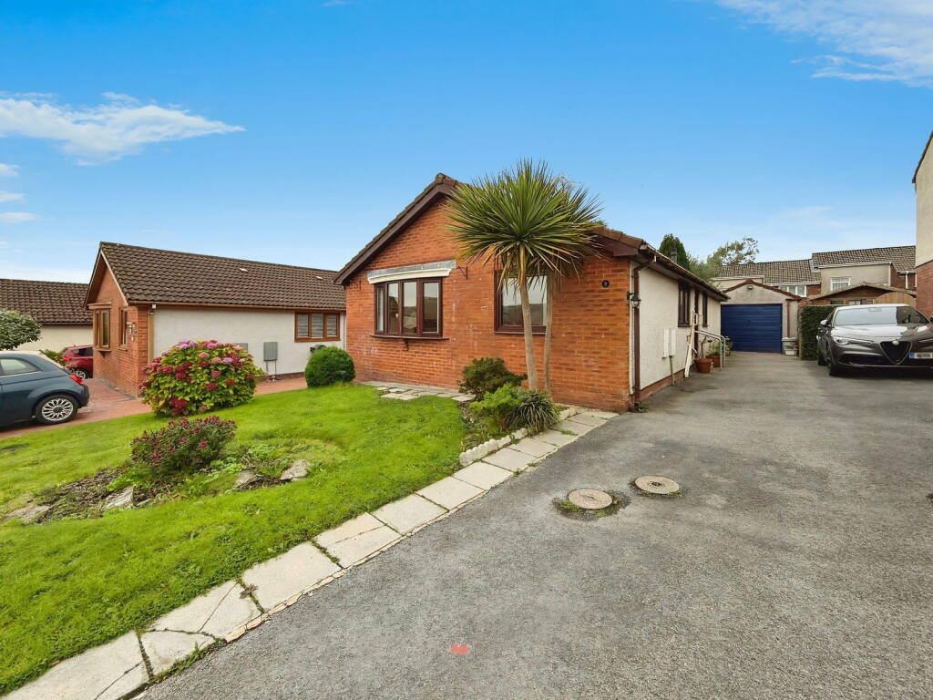 Main image of property: Ffordd Abiah, Clydach, Swansea, SA6 5LD