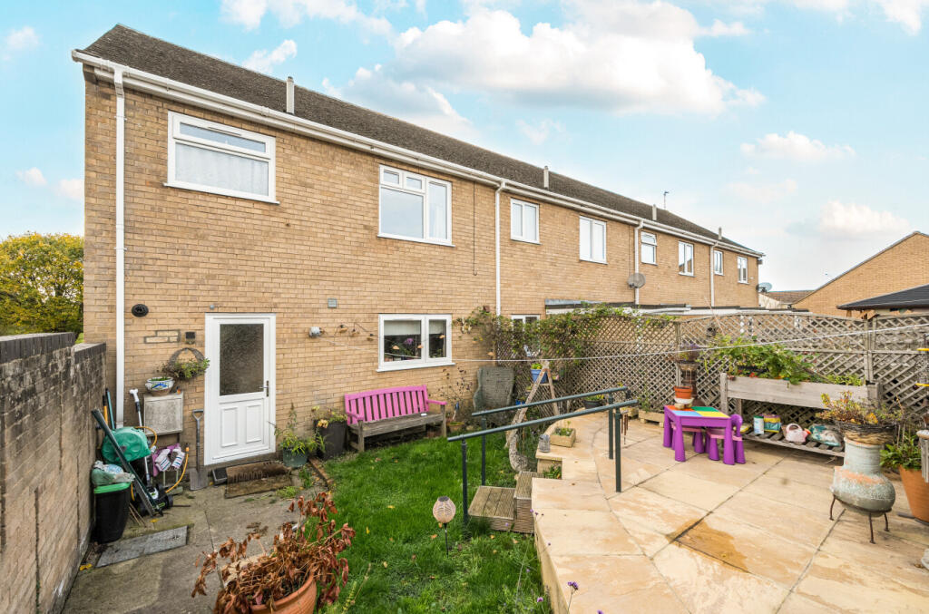 Weavers Close, Witney, Oxfordshire photo 2