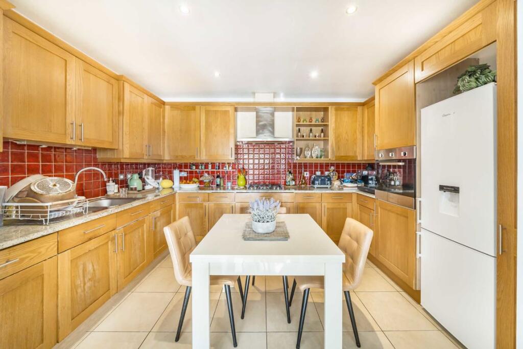 Apartment in London - View 3