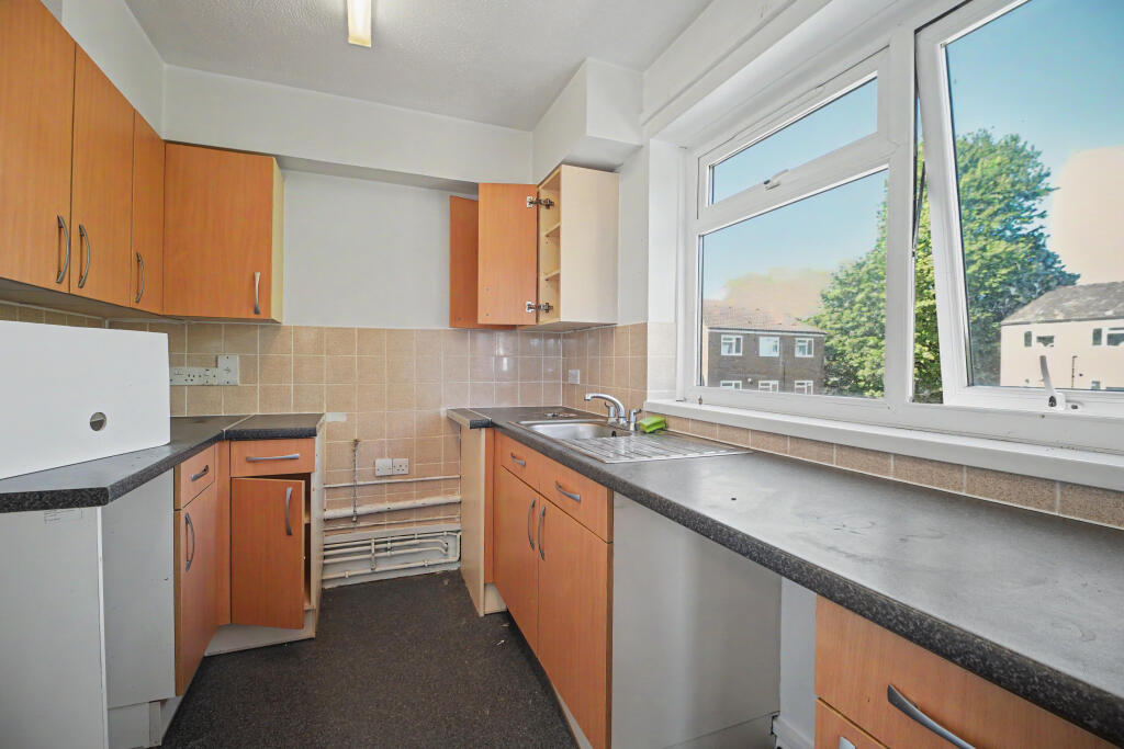 Apartment in Reading - View 5