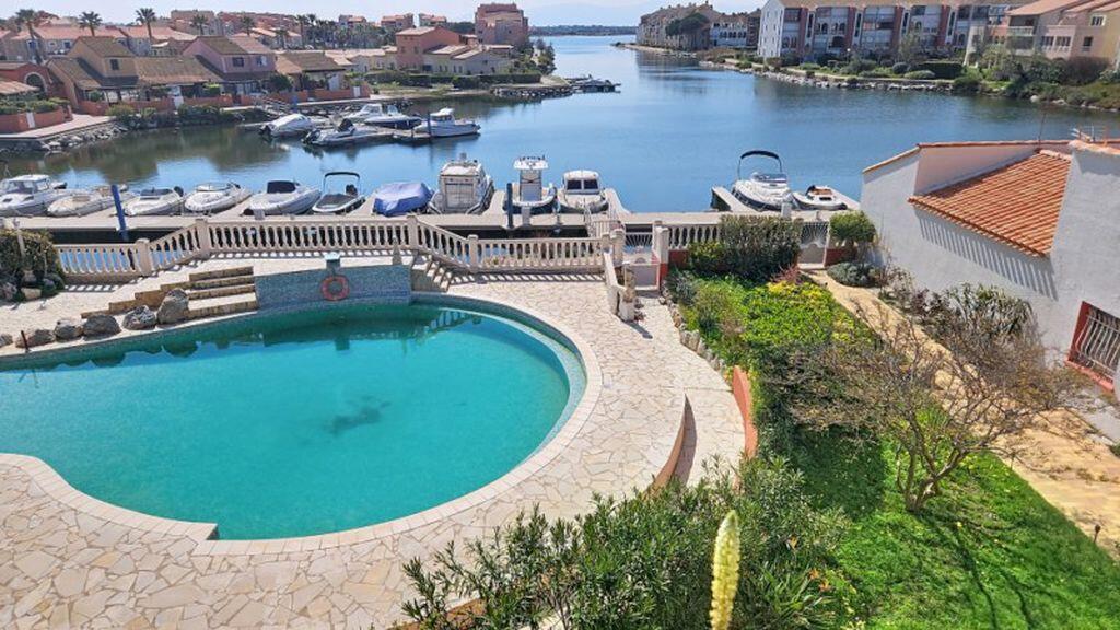 Main image of property: Exceptional Dual-Aspect Duplex with Superb Unobstructed View over the Water, Languedoc Roussillon, Aude