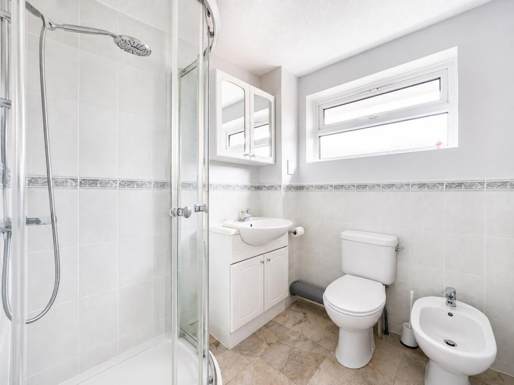 House in Slough, Cox Green - View 5