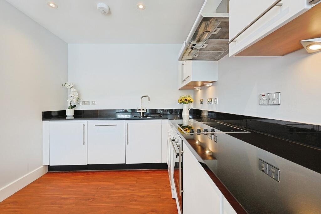 Apartment in London - More