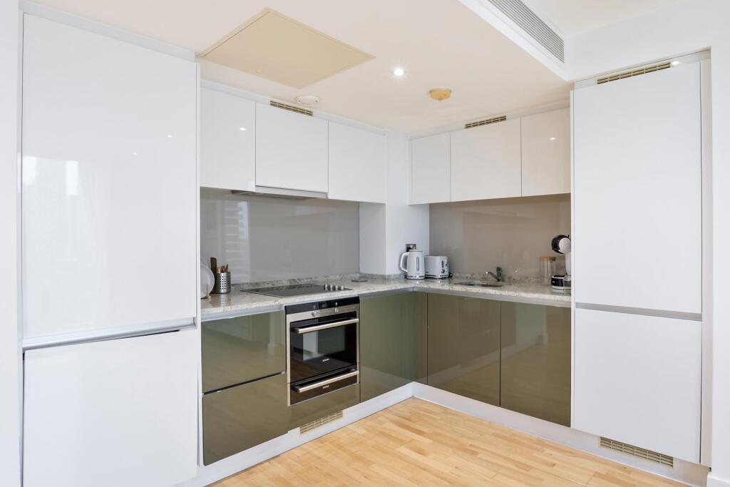 Apartment in London - View 5