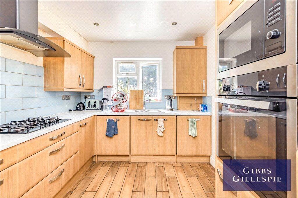 House in London - View 5