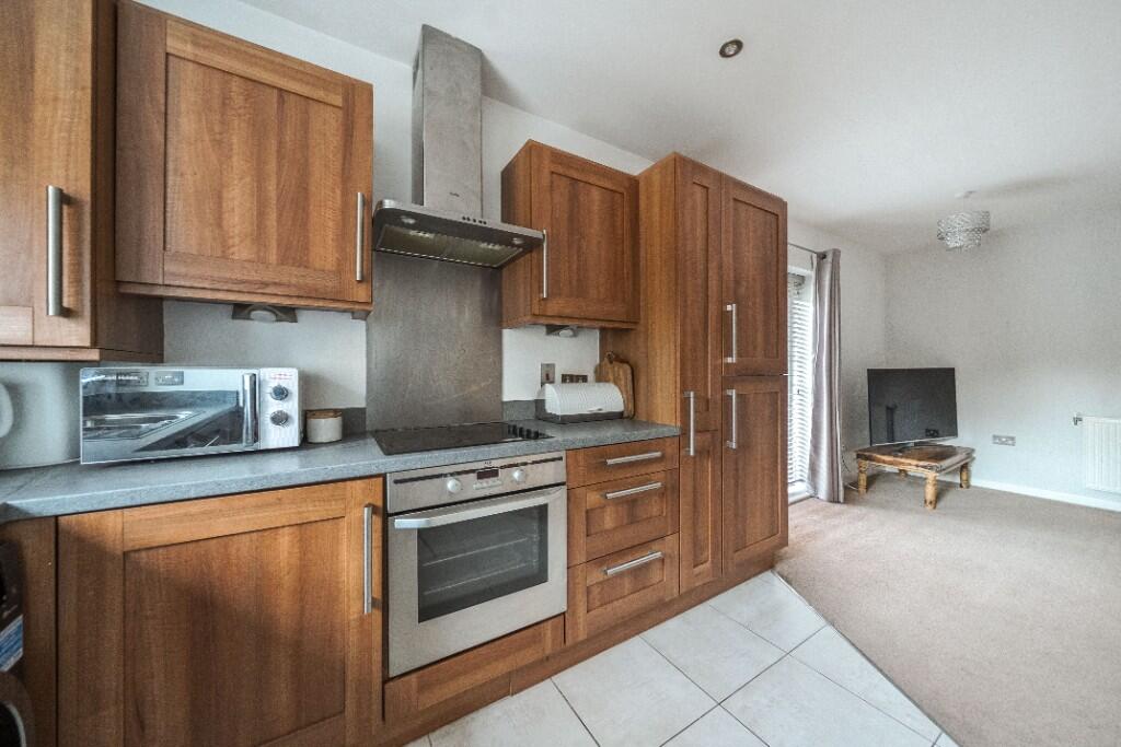 Strawberry Fields, Addlestone, Surrey, KT15 photo 2