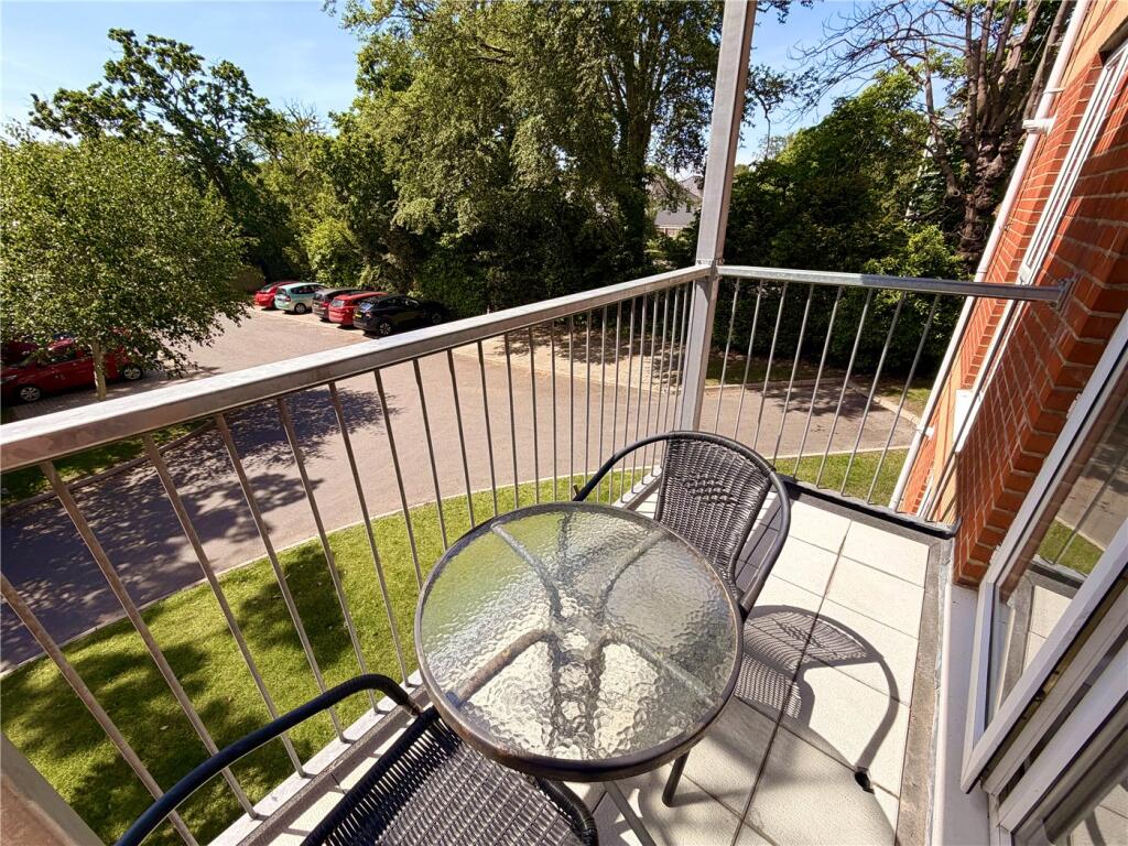Apartment in Poole - View 4