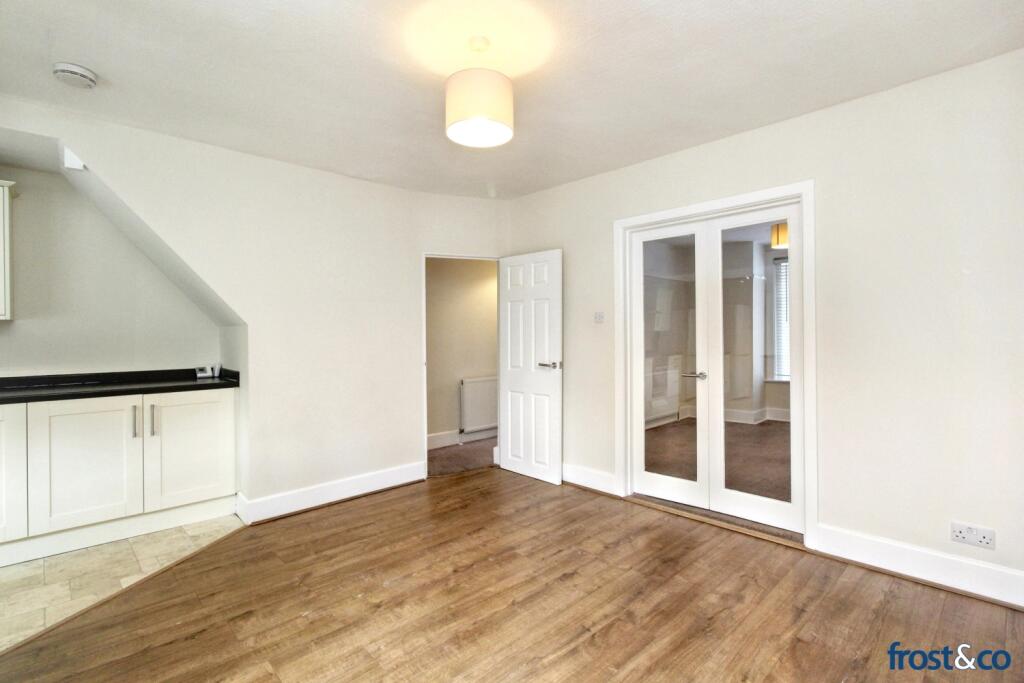 Lodge Close, Penn Hill, Poole photo 5