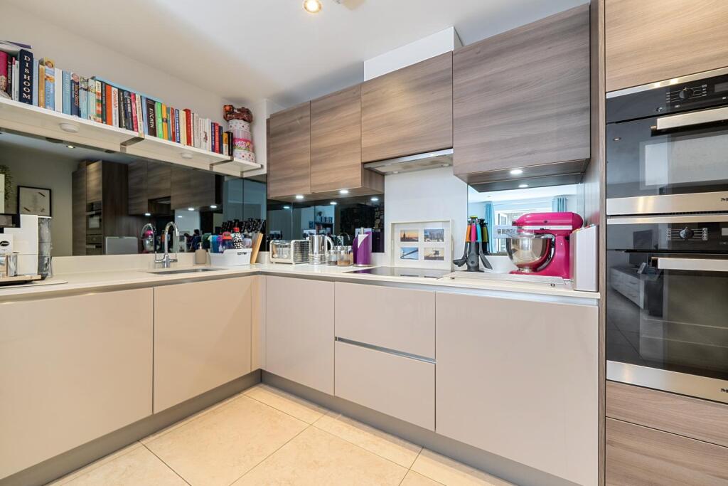 Apartment in London - View 4