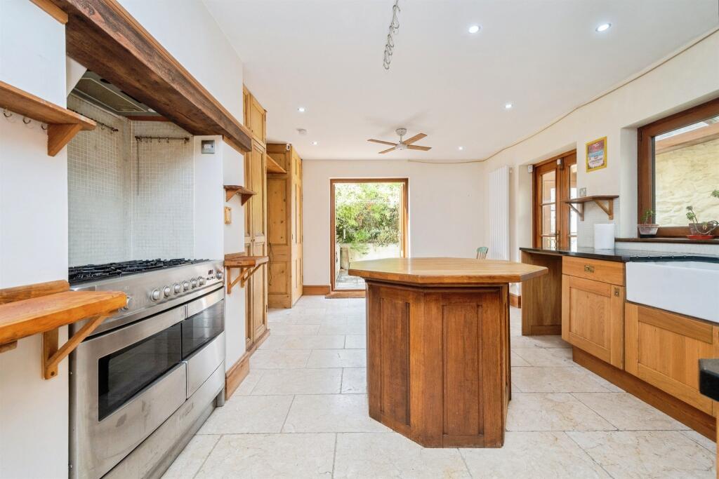 House in Plymouth - View 5