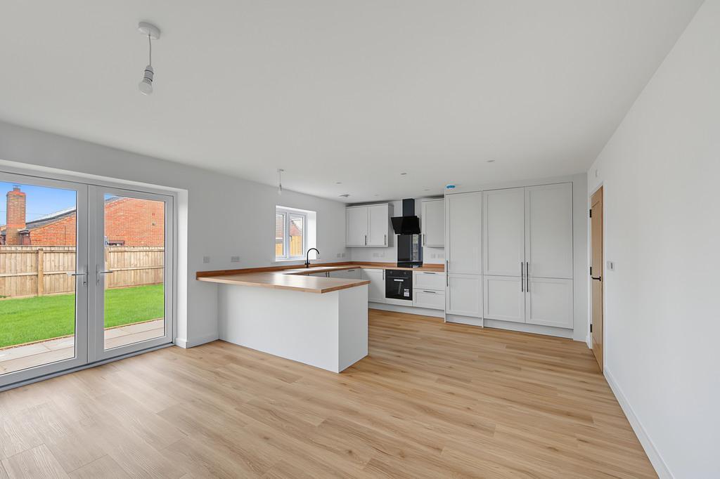 Front Road, Murrow, Wisbech, Cambs, PE13 4JQ photo 3