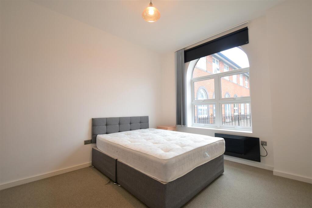 Apartment in London - View 5