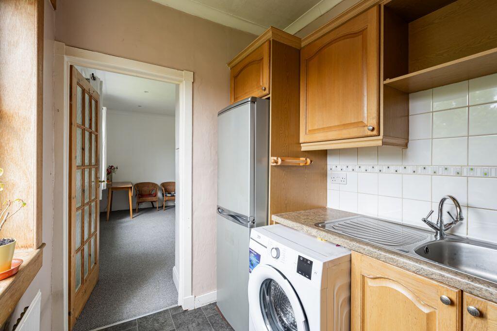 Apartment in Edinburgh, Corstorphine - View 6